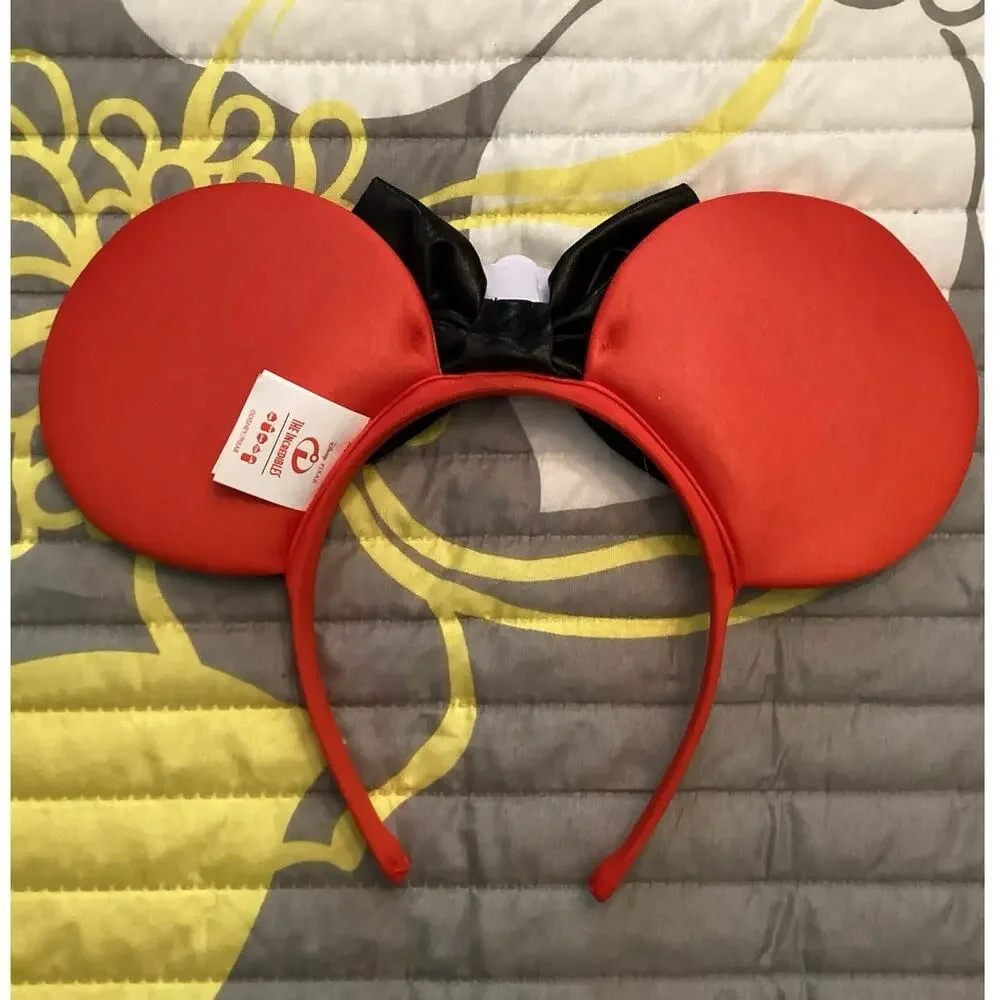 NWOT Disney Pixar The Incredibles Lightweight Minnie Mouse ear headband